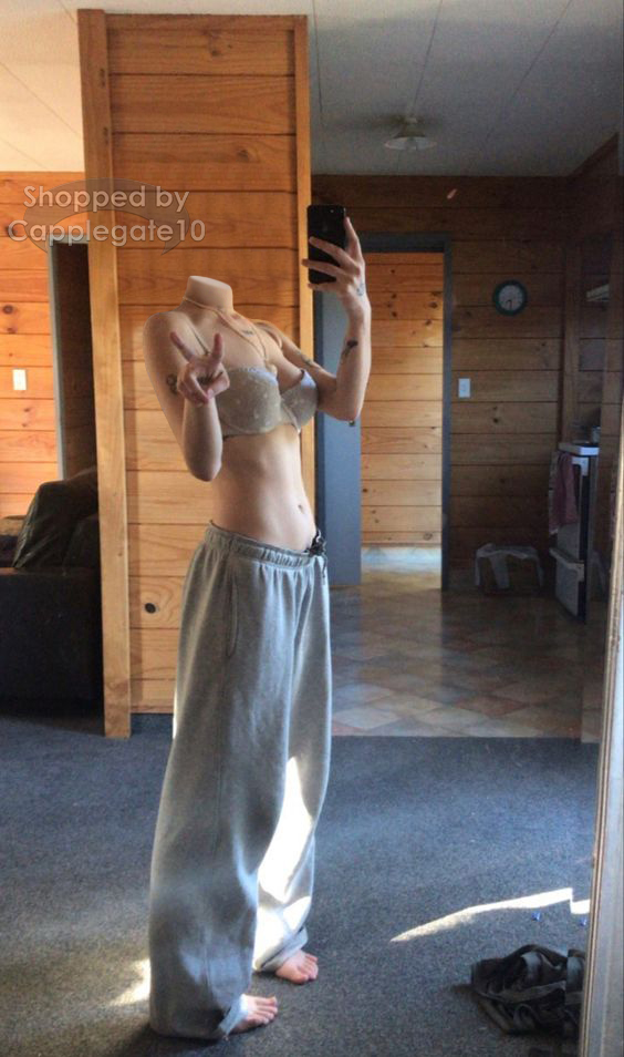 headless 0301 - selfie
Keywords: NBM;NaturalBodyMagic;nbmdetachment;detachable;detached;dullahan;headless;headlesswomen;headlesswoman;headlessgirl;detachedpeople;detachedhead