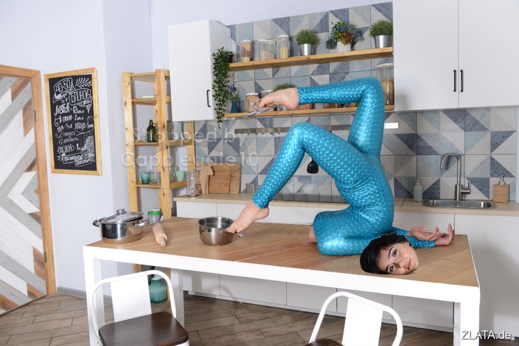 headless 0194 - contortion
Keywords: NBM;NaturalBodyMagic;nbmdetachment;detachable;detached;dullahan;headless;headlesswomen;headlesswoman;headlessgirl;detachedpeople;detachedhead